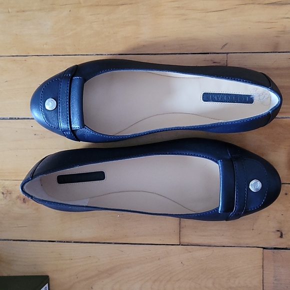 Longchamp navy leather ballet flats in size 36/6. - Picture 3 of 8